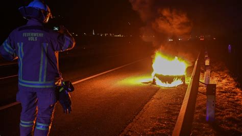 Technischer Defekt Lkw Reifen Ging Auf Der A12 In Flammen Auf Krone At