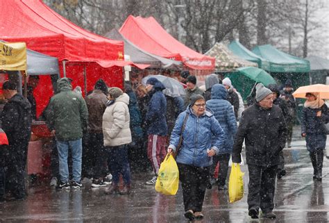 Drugie urodziny bazarku w Boguchwale Zimowa pogoda nie odstraszyła