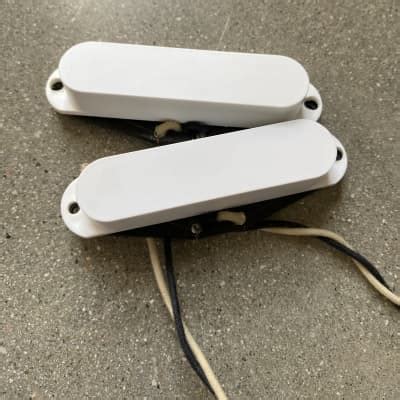 Lindy Fralin Vintage Hot Mustang Pickups Set With White Reverb