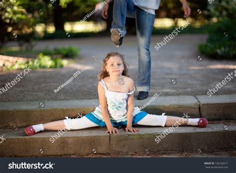 girl spread her legs telegraph