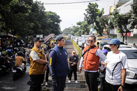 Perbaikan Jalan Menjadi Prioritas Pembangunan Kota Bandung Tahun 2024 - DailyLife.id