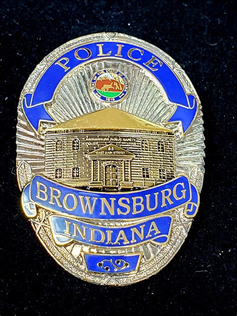 Collectors-Badges Auctions - Brownsburg Indiana Police Hat Badge - Gold ...