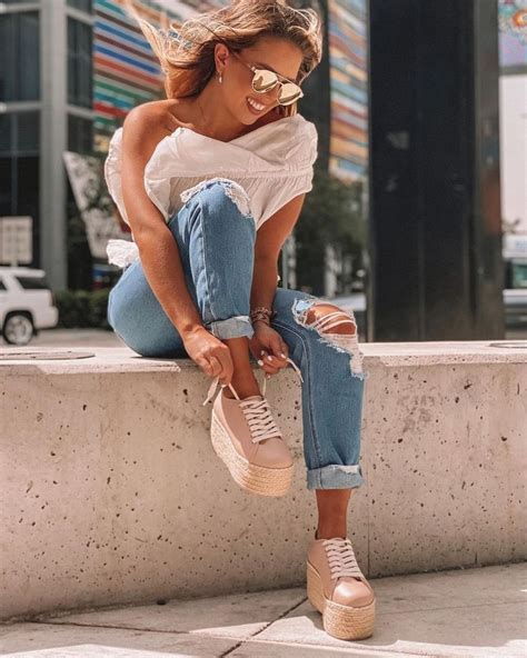 Outfit With Pink Sneakers 20 Ways To Wear Pink Sneakers Pink Sneakers Outfit Suits And