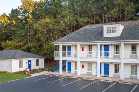 Baymont by Wyndham Greenwood | Greenwood, SC Hotels