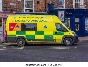 98 Yorkshire Ambulance Service Images, Stock Photos, 3D objects ...