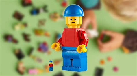 Early Look At Rumoured 40649 Scaled Up Lego Minifigure