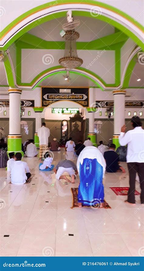 Masjid At Taqwa Mosque Entrance Through The Arch Miri City Borneo