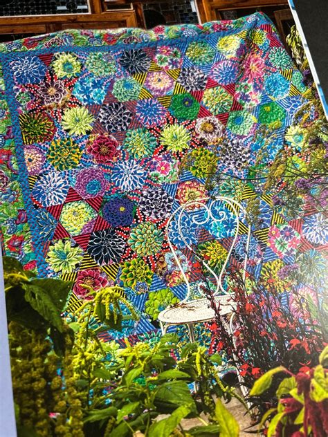 Kaffe Fassett Quilt Kit Fabric Succulent HEXAGONS Flowers Queen 84 1 2