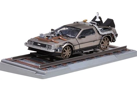 Модель коллекционная delorean dmc 12 time machine back to the future