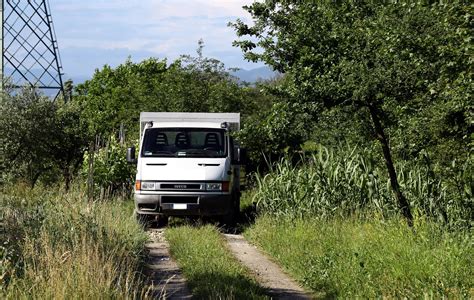 Scandicci Dramma Sul Lavoro Grave Uomo Investito Da Un Camion Guidato