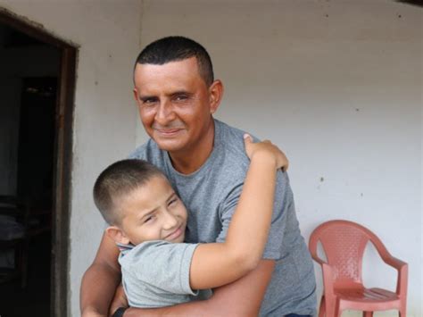 Menino De Anos Escreve Para Ju Za Pedindo Que Padrasto Seja Seu Pai