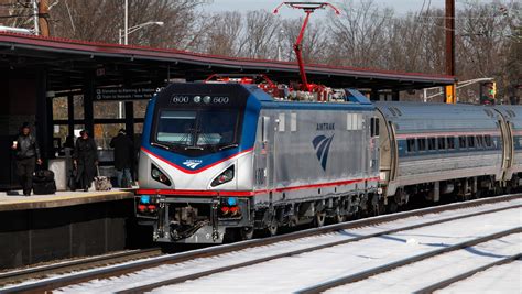 Travel booking site adds Amtrak alongside airlines
