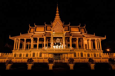 A Complete Guide To Visiting Phnom Penhs Royal Palace