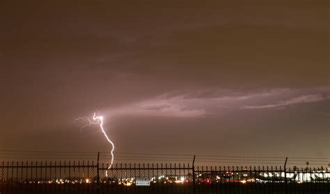 Lightning Illuminates Southern California Sky Strikes Plane Headed To Seattle Daily News