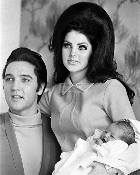 Elvis & Priscilla Presley With Newborn Baby Lisa Marie in 1968 8X10 or ...