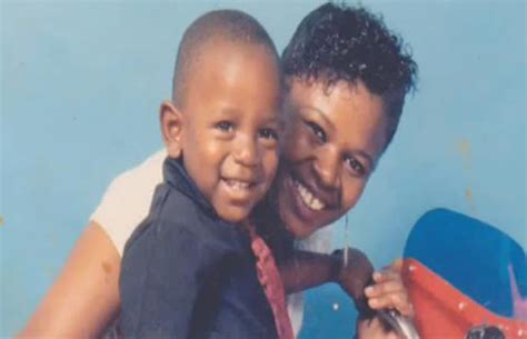 Kendrick Lamar and His Mother - 51 Photos of Rappers With Their Moms ...