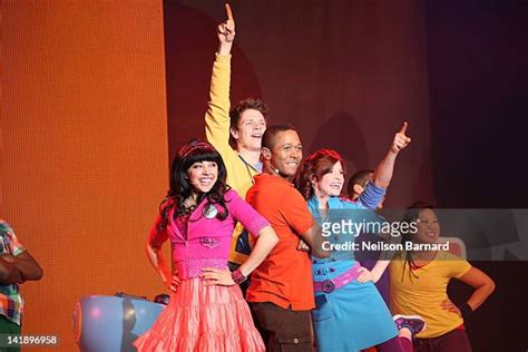 Twist Of The Fresh Beat Band Fotografias E Filmes Do Acervo Getty