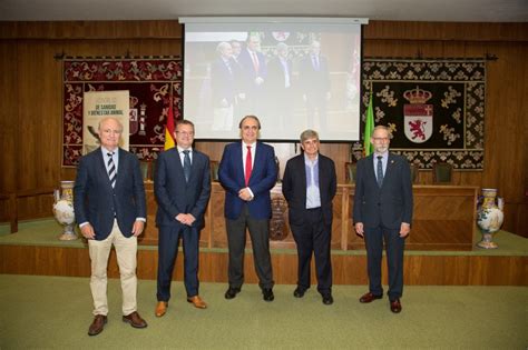 El Consejero De Agricultura Y Ganader A De Castilla Y Le N Reconoce El