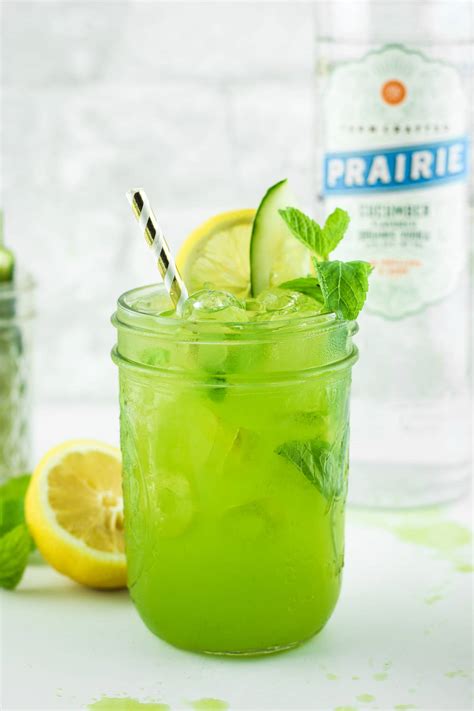 Cucumber Vodka Lemonade - FAVORITE summer cocktail recipe. Made with ...