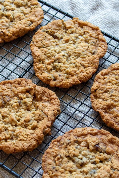 Crispy Oatmeal Raisin Cookies Recipe Cookie Recipes Oatmeal Raisin