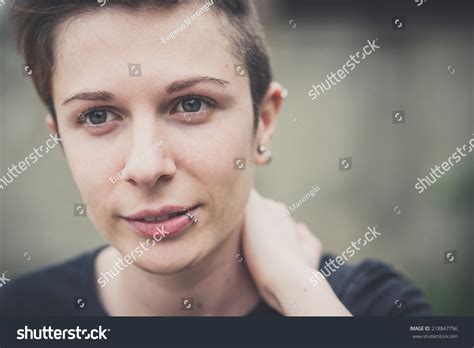 Short Hair Lesbian 3624 Images Photos Et Images Vectorielles De Stock Shutterstock