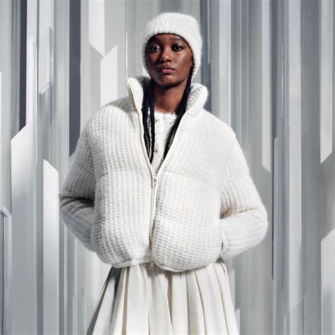 Moncler Официальный Сайт — Одежда и пуховики