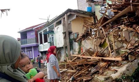 Número de mortos em terremoto na Indonésia sobe para 321