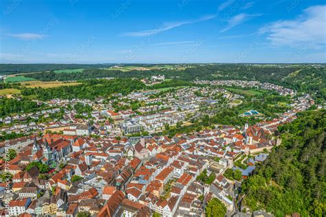 Blick auf das idyllisch gelegene Eichstätt zentrale Stadt des