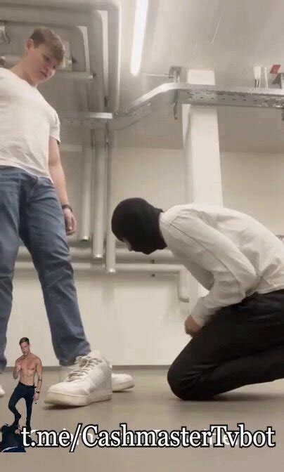 Fuck My Smelly Feet Making It Horny It S Gross Thisvid