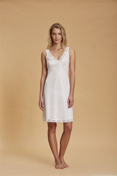 Sottoveste Spalline Larghe Con Pizzo Oversize Andra Lingerie