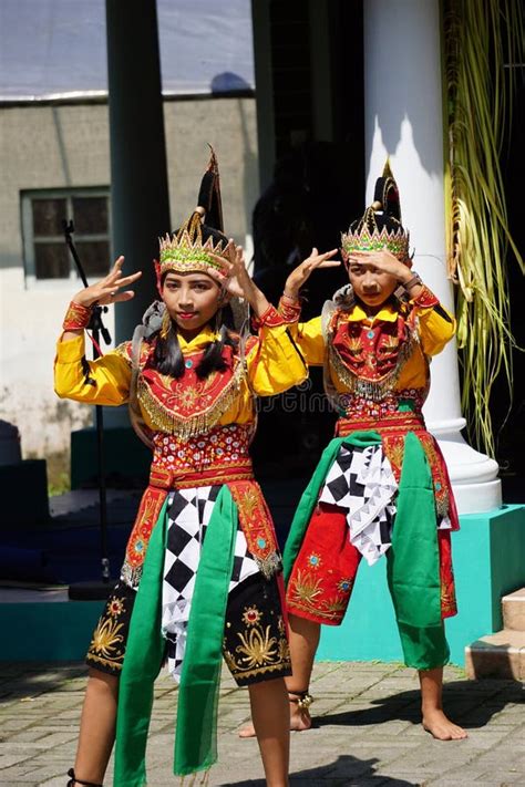 Indonesian Perform Jaranan Pegon Dance Editorial Photo Image Of Hari