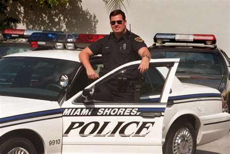 Police cars in Miami used to look like that? See photos of them in ...