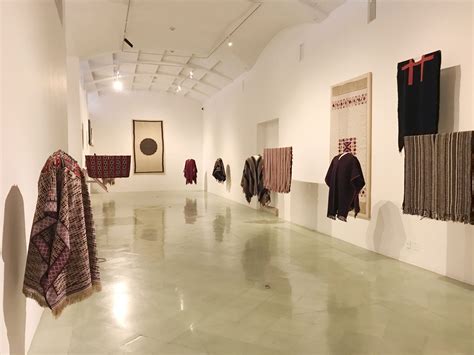 Ponchos Gabanes Y Jorongos De Saltillo A Patagonia Museo Textil De