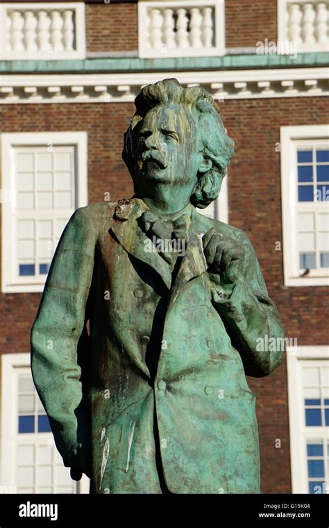 Norway Bergen Grieg Statue Hi Res Stock Photography And Images Alamy