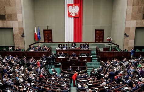 289 mld długu Sejm uchwalił budżet na 2025 r Niedziela pl