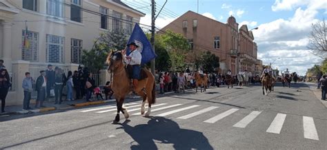 PORTAL FARRAPO Notícias Caçapava do Sul Desfile abre Semana