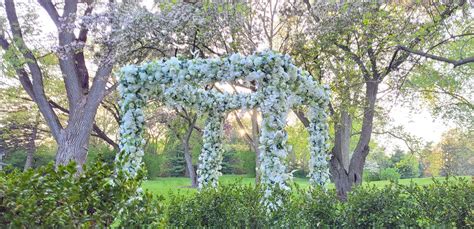 flower_backdrop_stand3 - Ship Our Wedding DIY Rentals