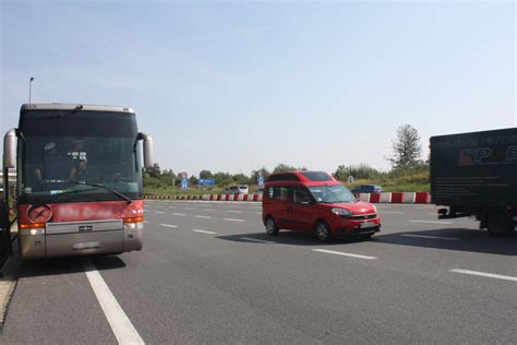 Ukrai Ski Kierowca Jecha Pod Pr D Autostrad A Zdj Cia Przewozi