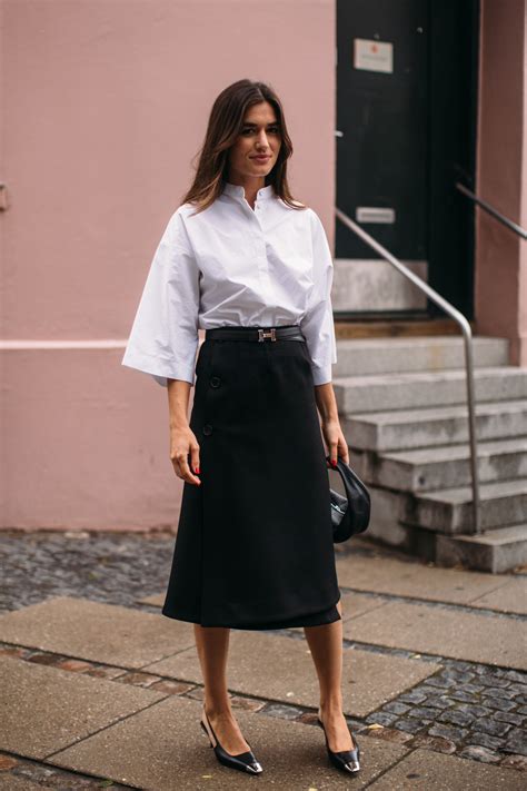 Vas A Querer Llevar A La Oficina Este Look Con Camisa Blanca Visto En