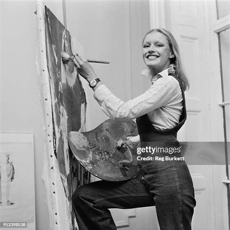 American Actress Barbara Trentham Painting Uk 6th December 1971 News