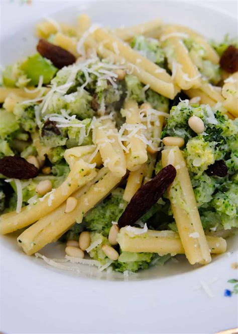 Pasta Con Broccoli Alla Siciliana