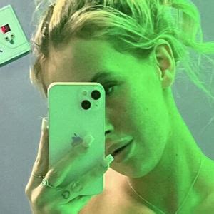 Sabrina Perez Nude Photo 0025