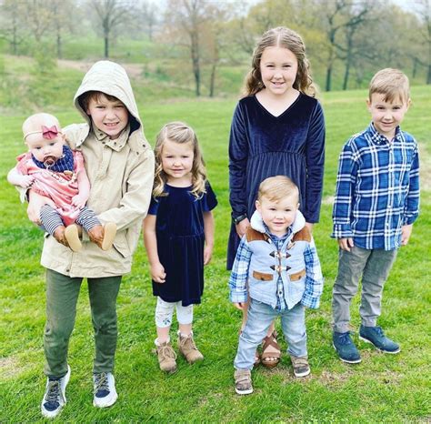 Josh Duggars Wife Josh Duggar And Wife Anna Expecting Sixth Child
