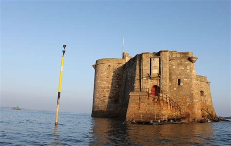 Le château du Taureau en Baie de Morlaix Chateau du taureau Morlaix