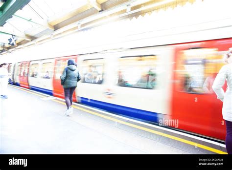 London Underground Tube Train Hi Res Stock Photography And Images Alamy