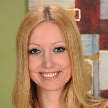 Elle Kenelle Babe Page Watch This Adult Model On FreeOnes