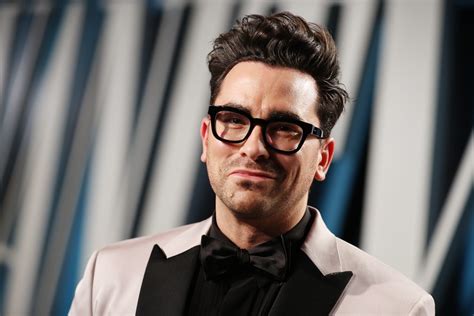 Schitts Creeks Dan Levy Is Making A Romantic Comedy For Netflix