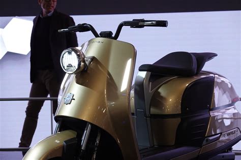 KYMCO RevoNEX and SuperNEX electric motorcycles unveiled