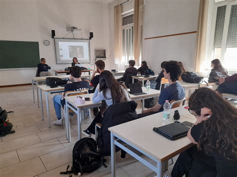 Incontro Sulla Violenza Domestica E Di Genere Liceo Teresio Olivelli