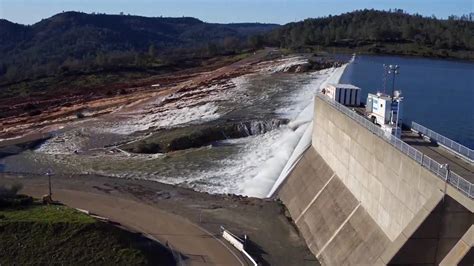 Oroville Dam: No return in sight for 200,000 evacuees amid dangerous ...